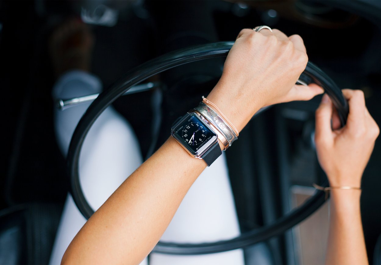 Daniel Wellington 40 мм на женской руке