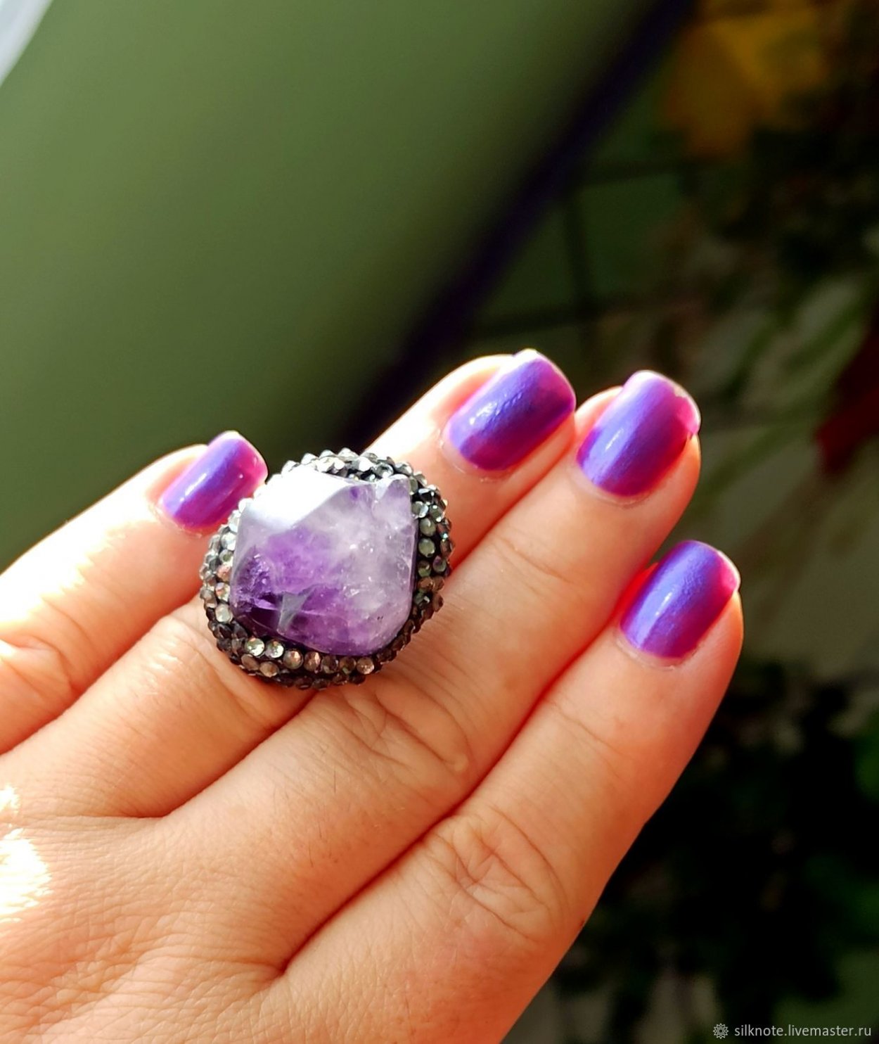 Серебряное кольцо с аметистом код1053590