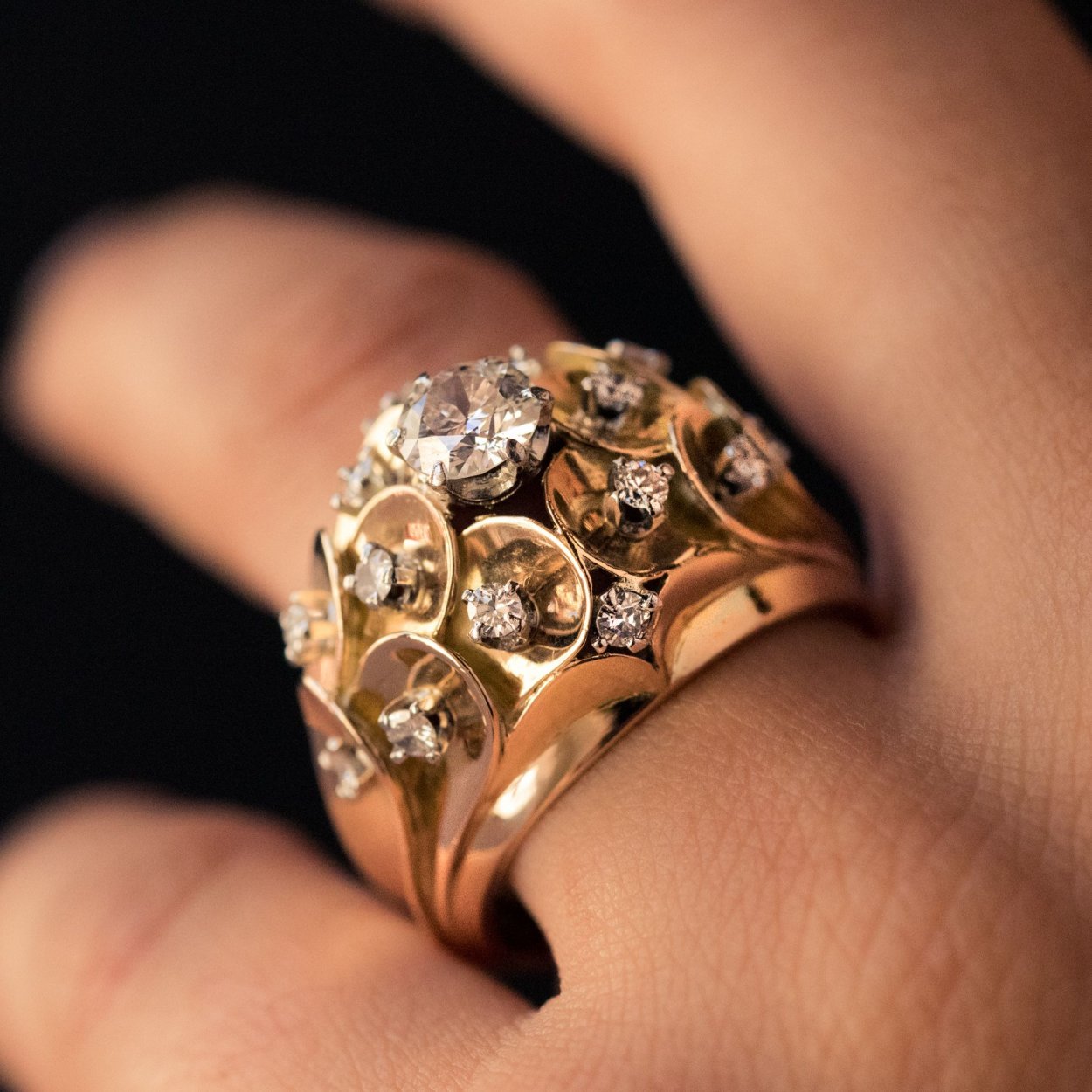 Серебряное кольцо с розовым камнем