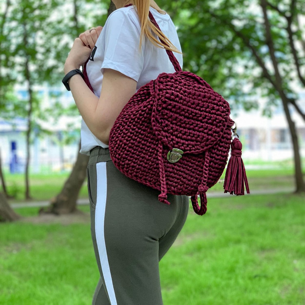 Вязаный рюкзак крючком