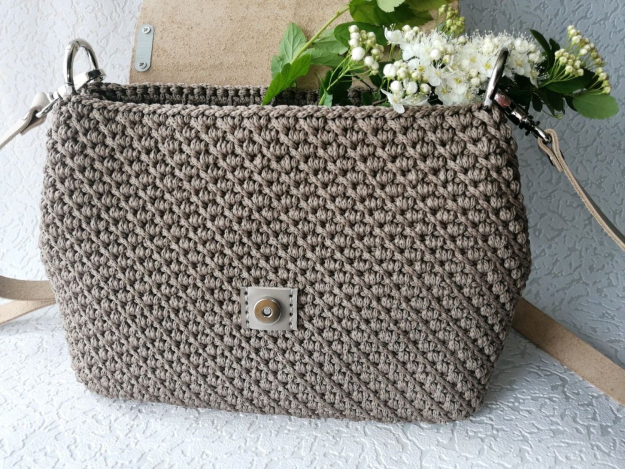 Круглая сумка из полиэфирного шнура