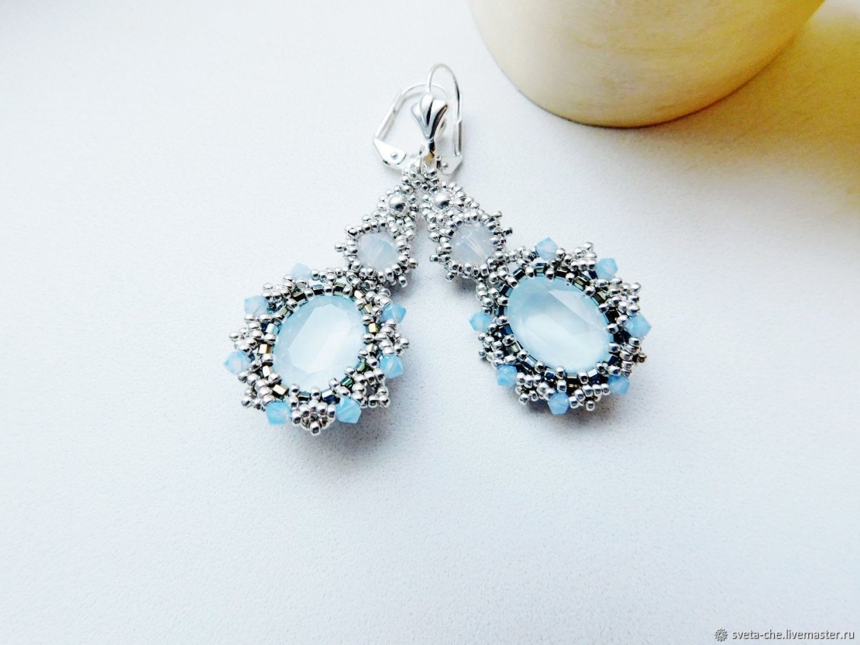 Сережки из мелких бусин