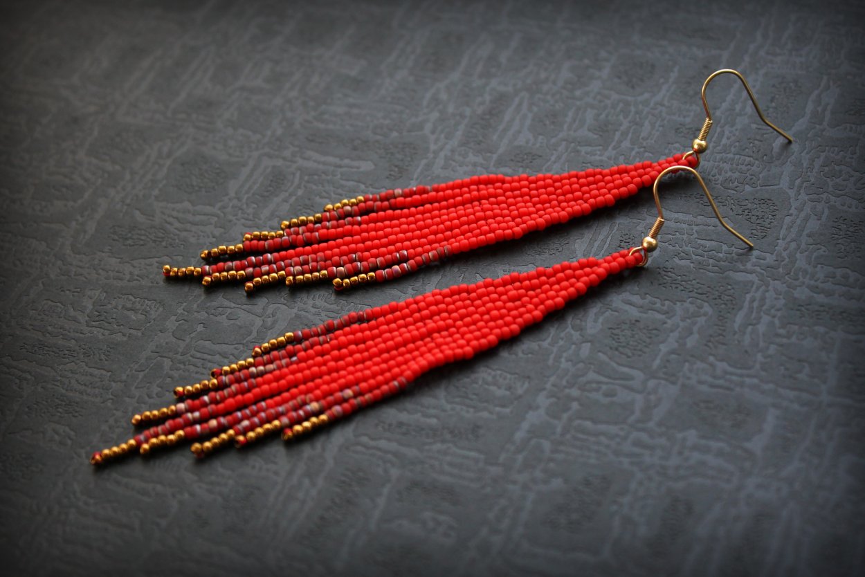 Серьги из перьев