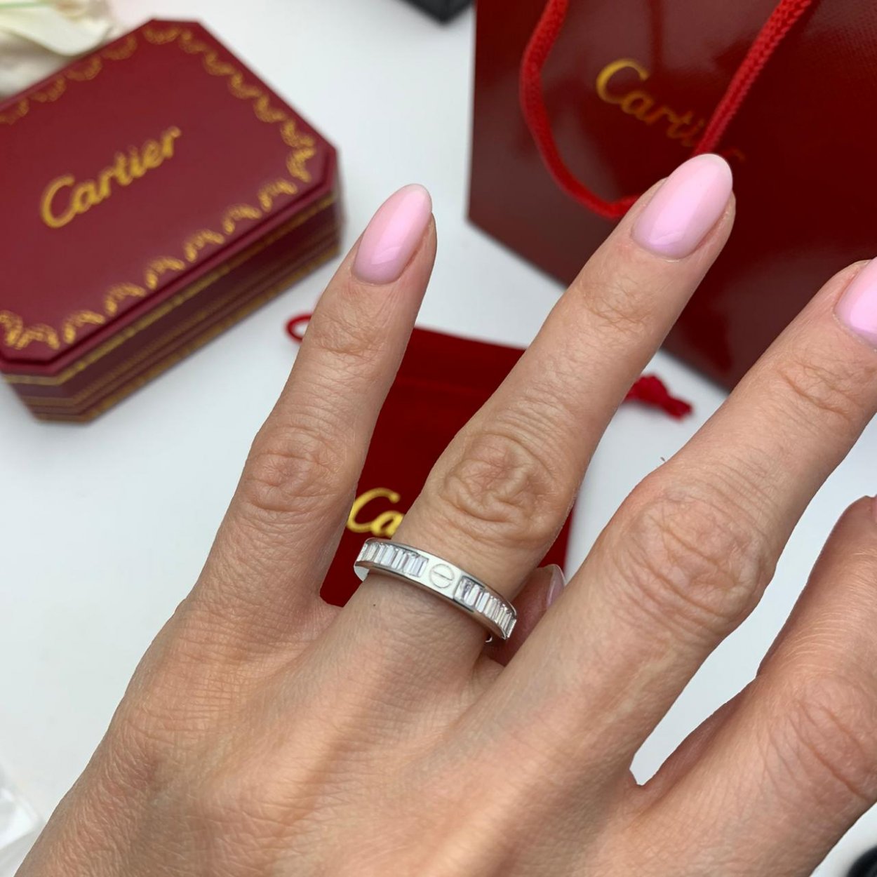 Кольцо Cartier обручальное дорожка um7010