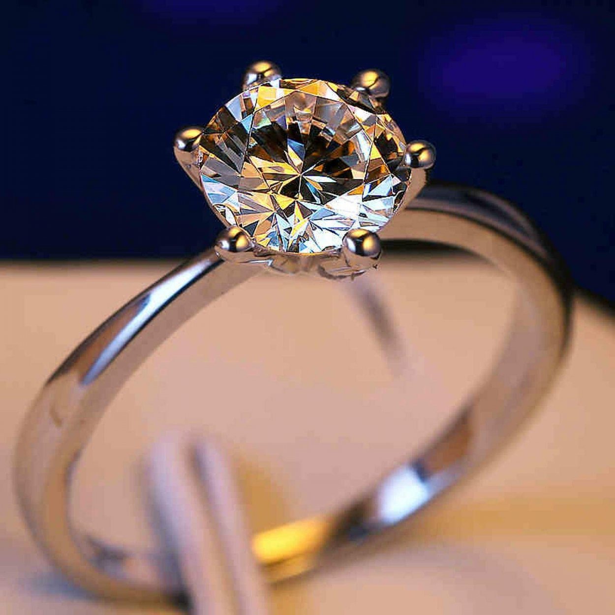 Золотое кольцо с бриллиантами 1.58CT