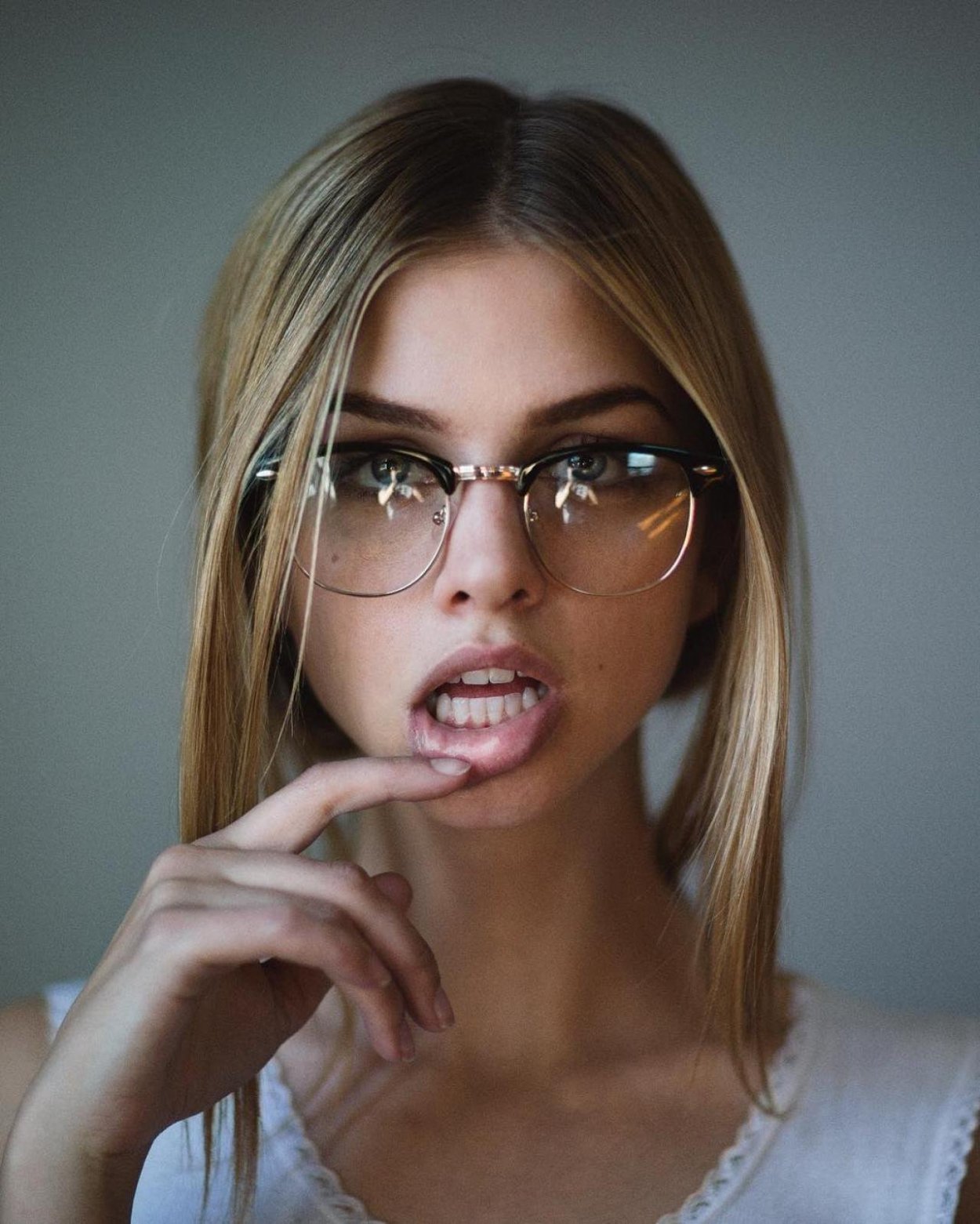 Марина ласвик в очках для зрения