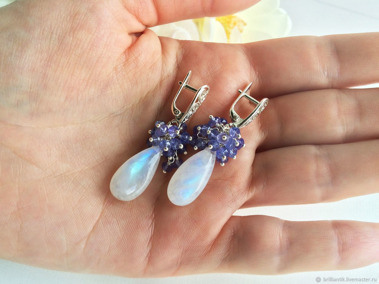Серьги из лунного камня в серебре