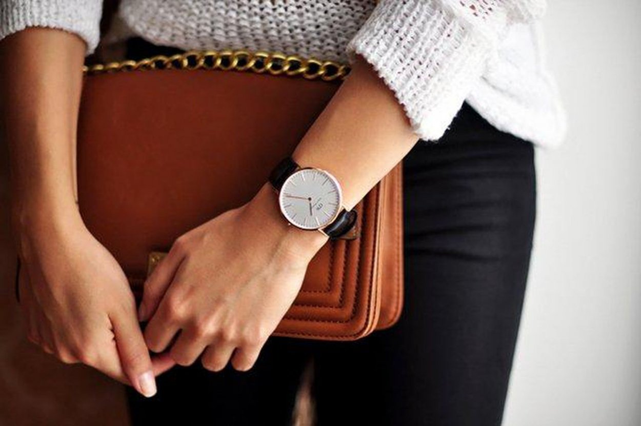 Daniel Wellington 40 мм на женской руке