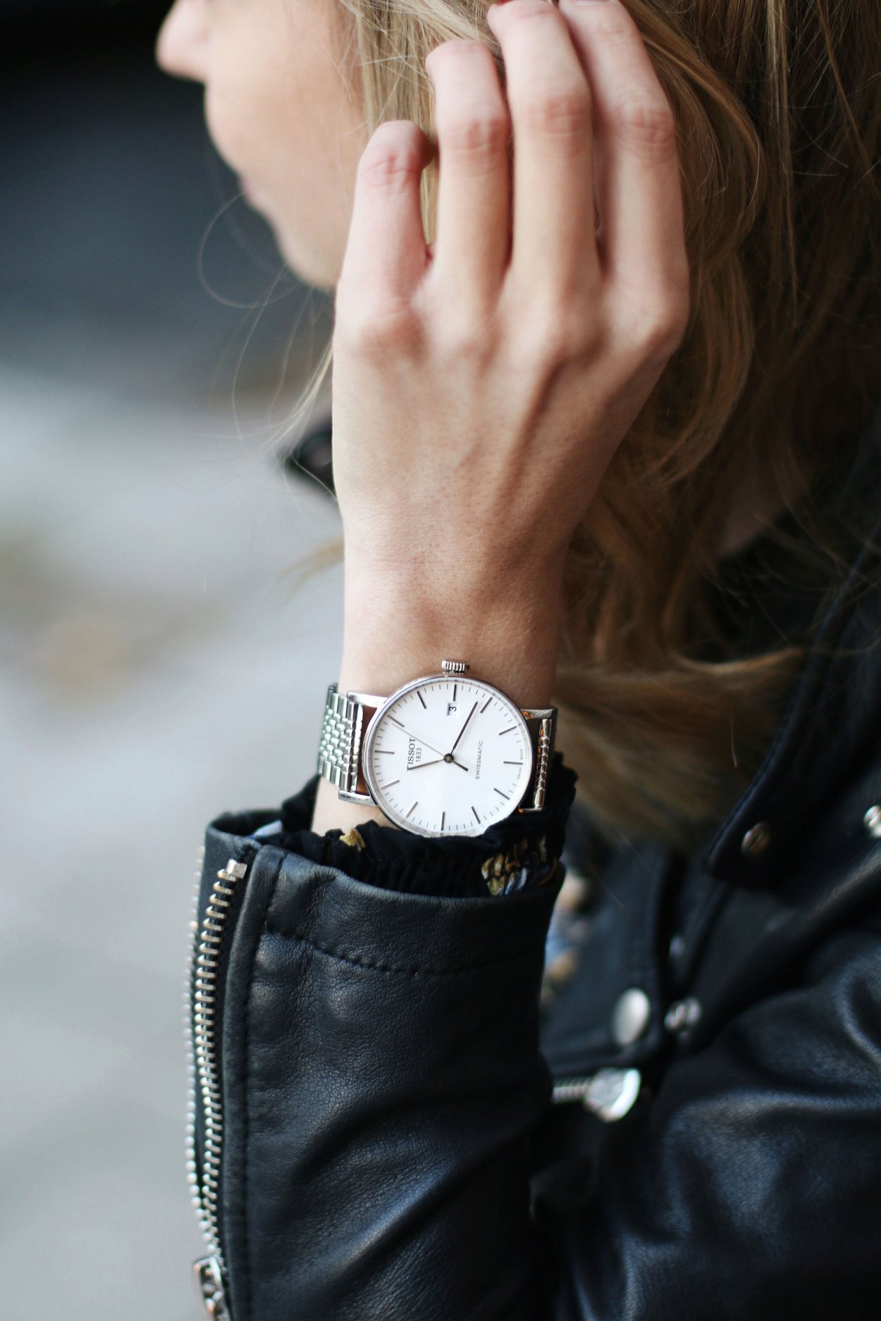 Tissot Everytime Medium на руке