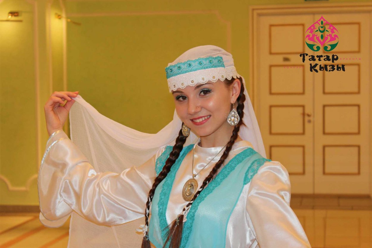 Красивые татарки в национальных костюмах