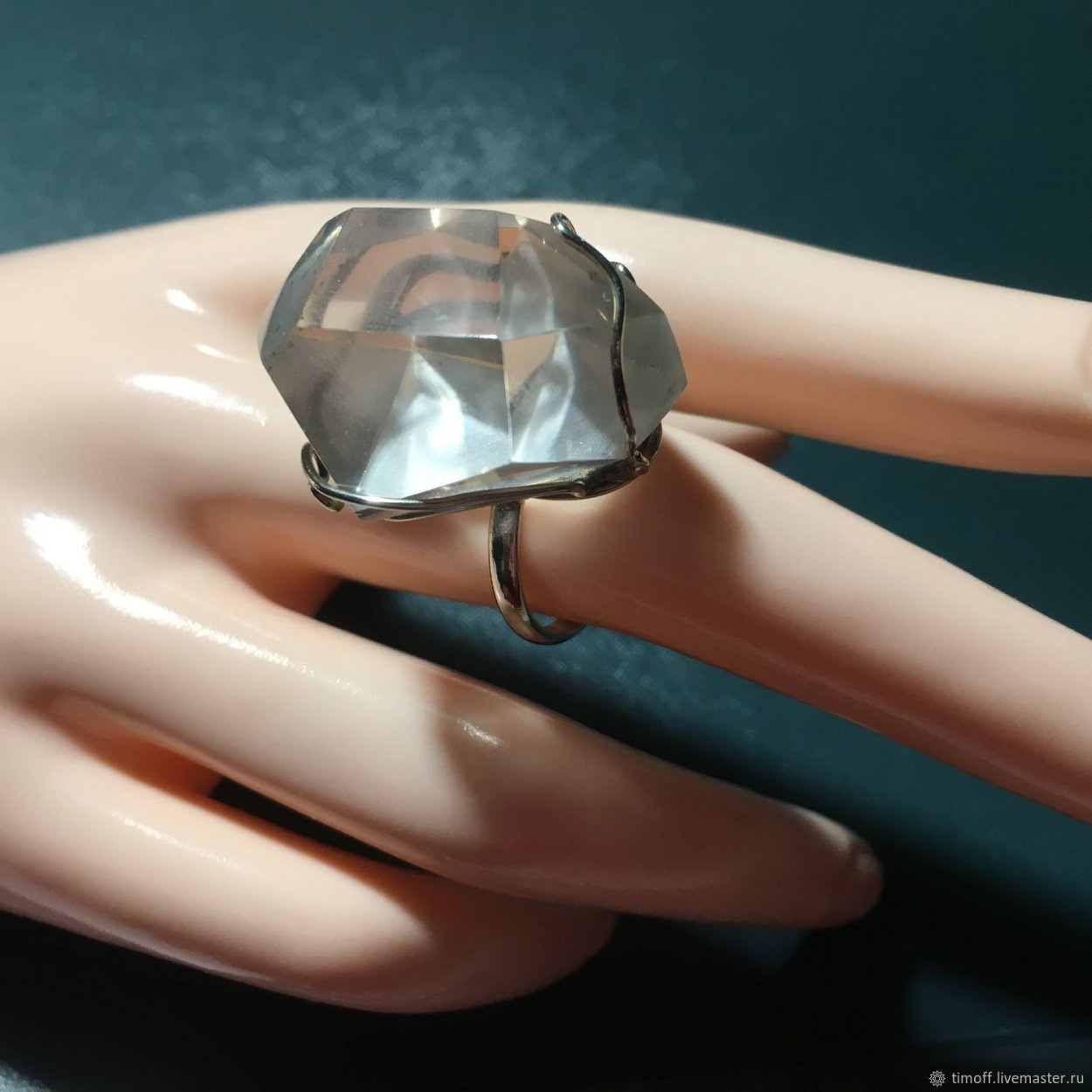 Серебряное кольцо с горным хрусталем СССР