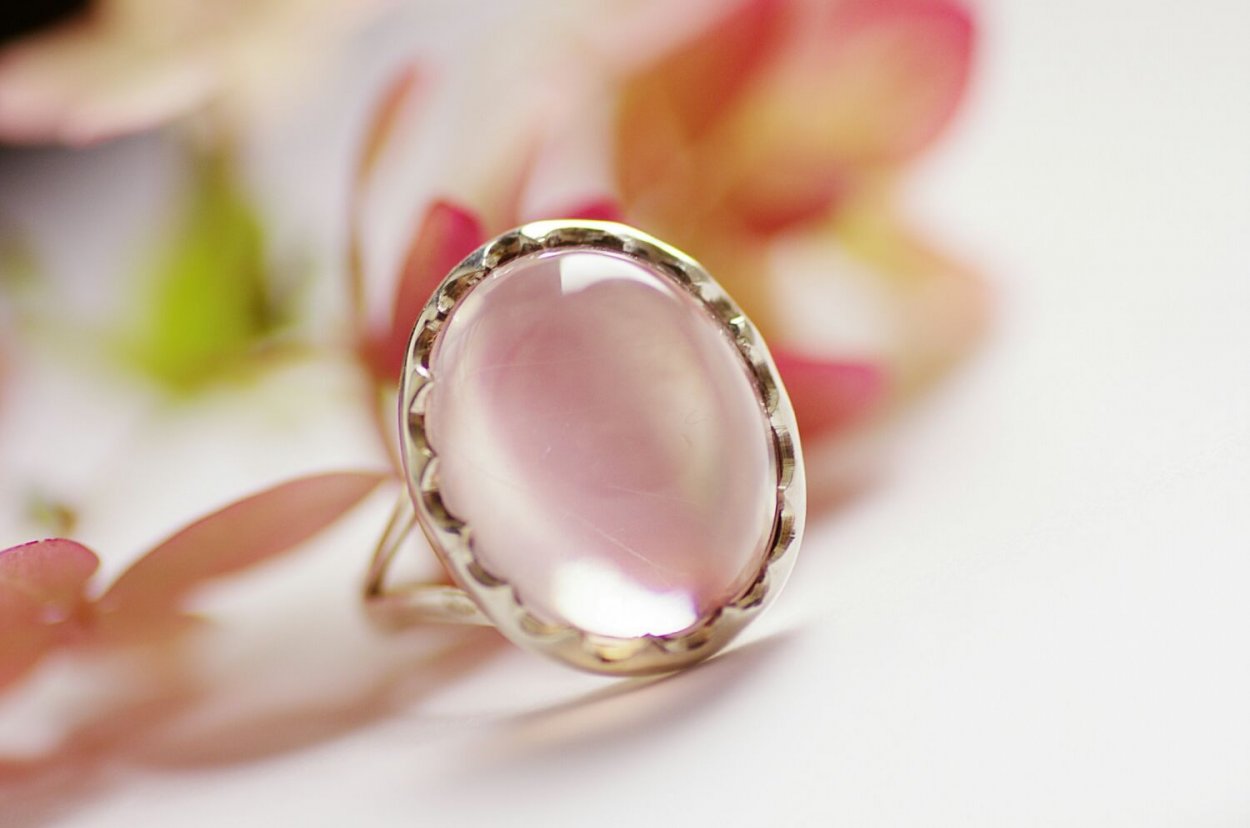 Серебряное кольцо с розовым кварцем Санлайт