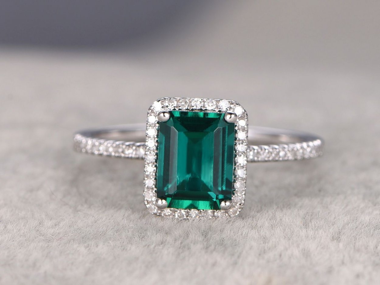 Royal Emerald кольцо с изумрудом