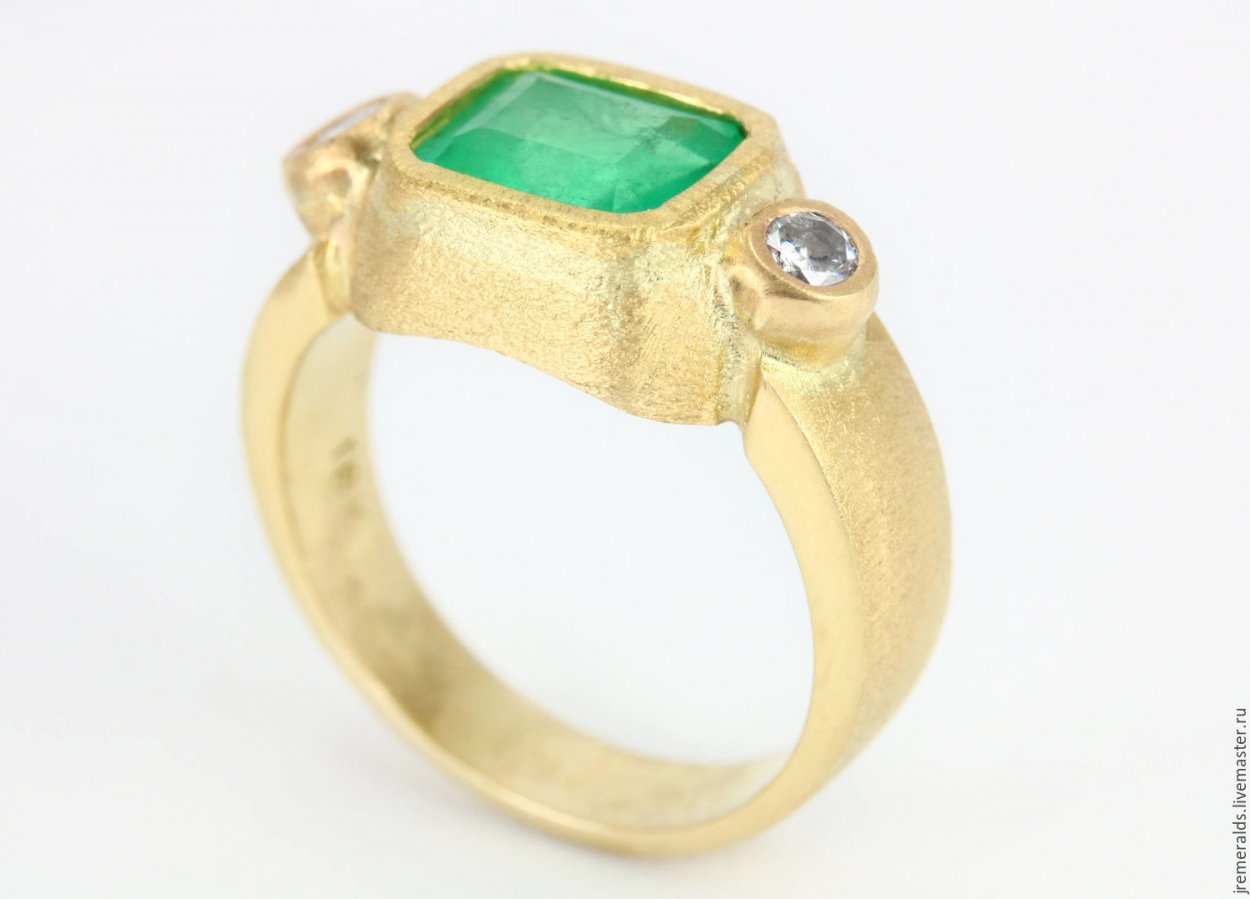 Кольца с изумрудами фирмы Cartier