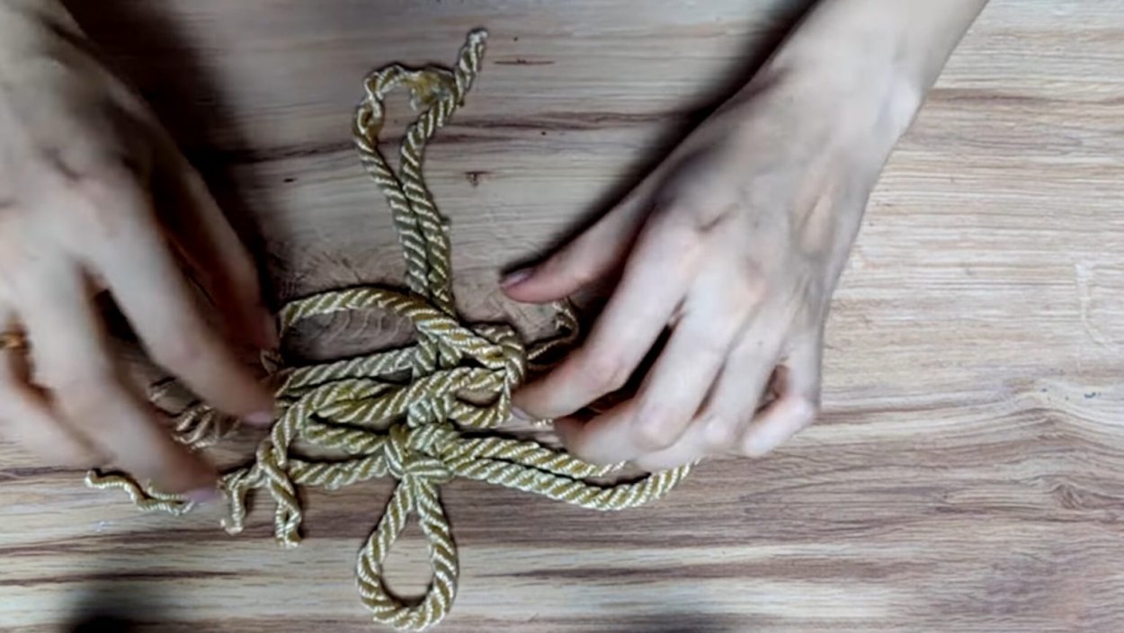 Украшения из шнура