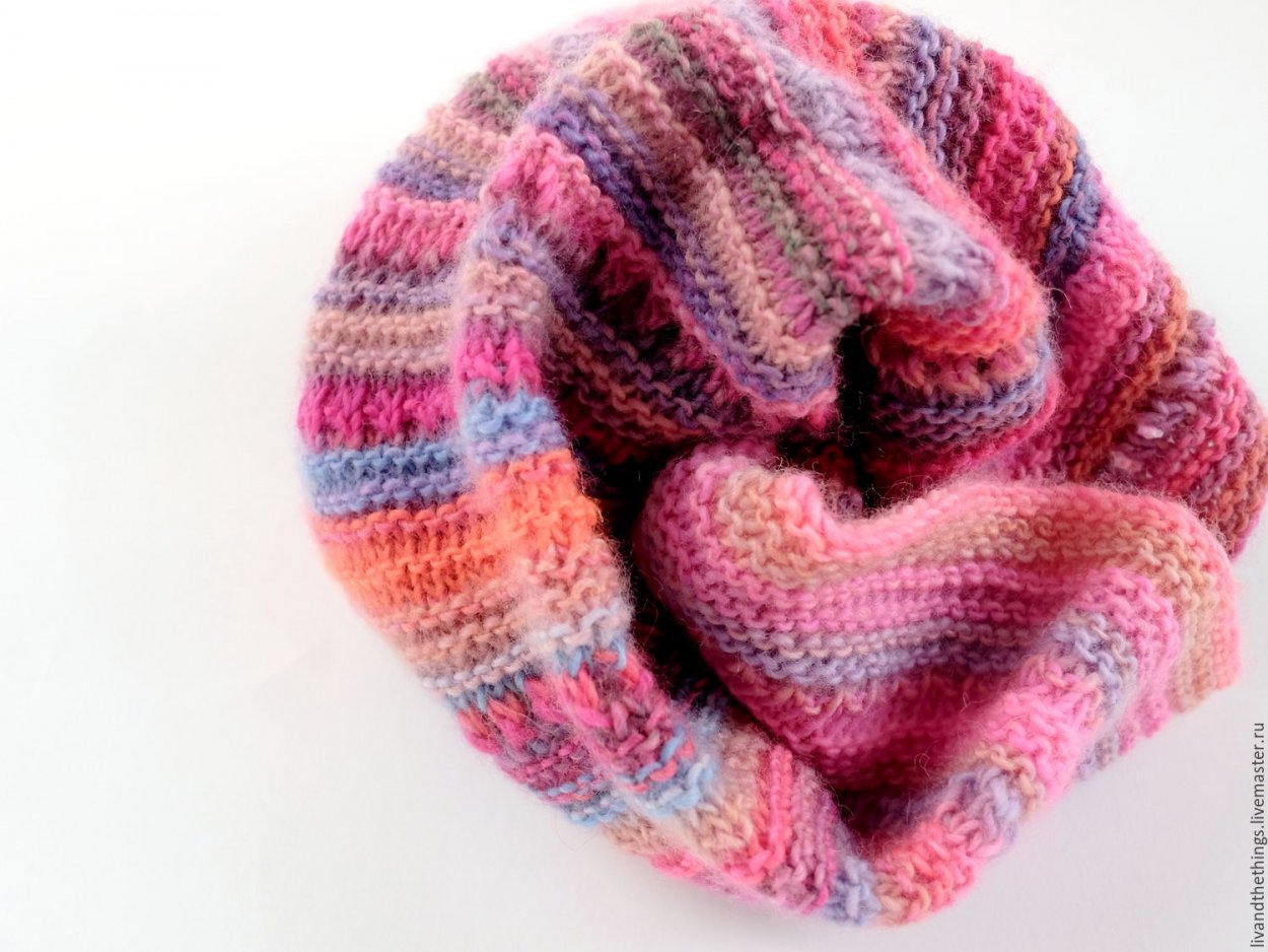 Разноцветный вязаный шарф