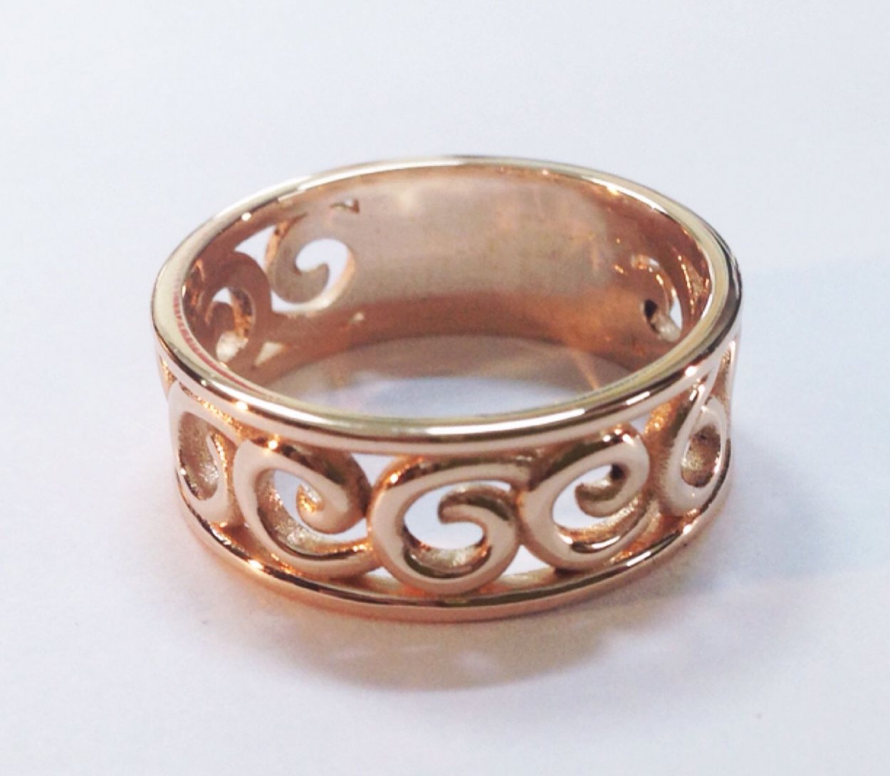 Золотое кольцо с узором