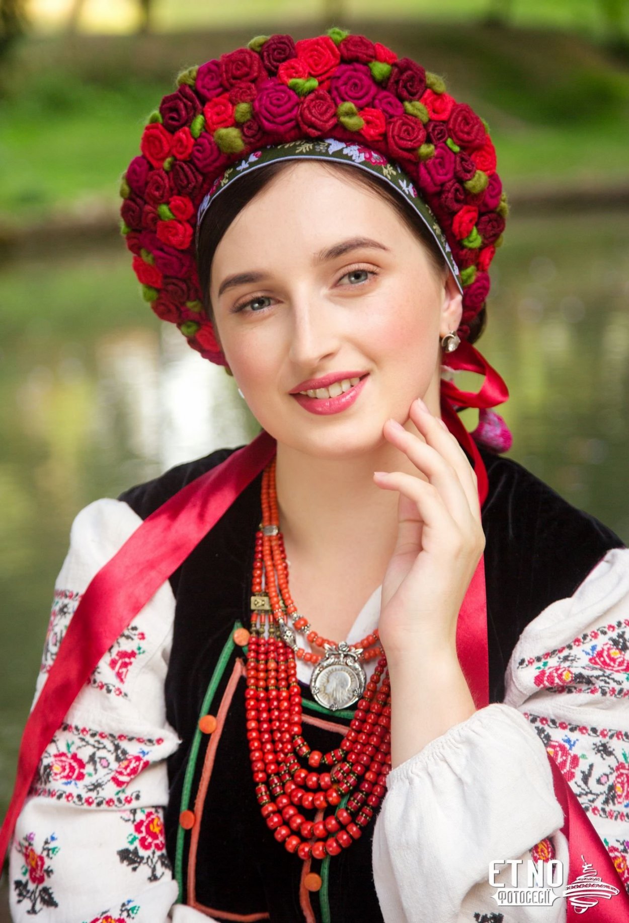 Венок головной убор