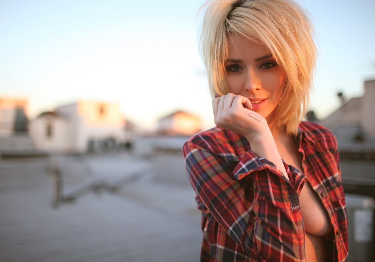 Alysha nett блондинка