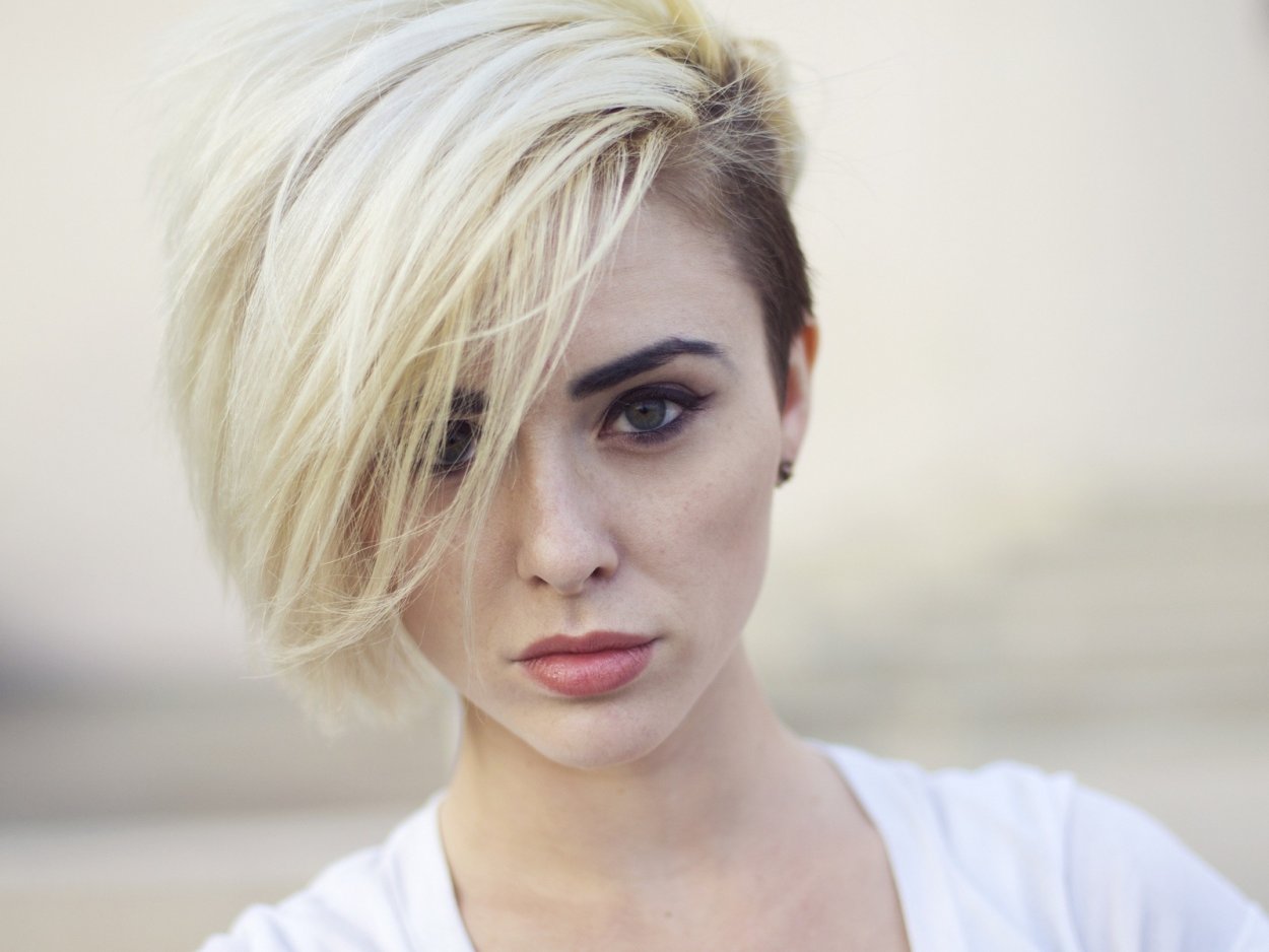 Alysha nett блондинка