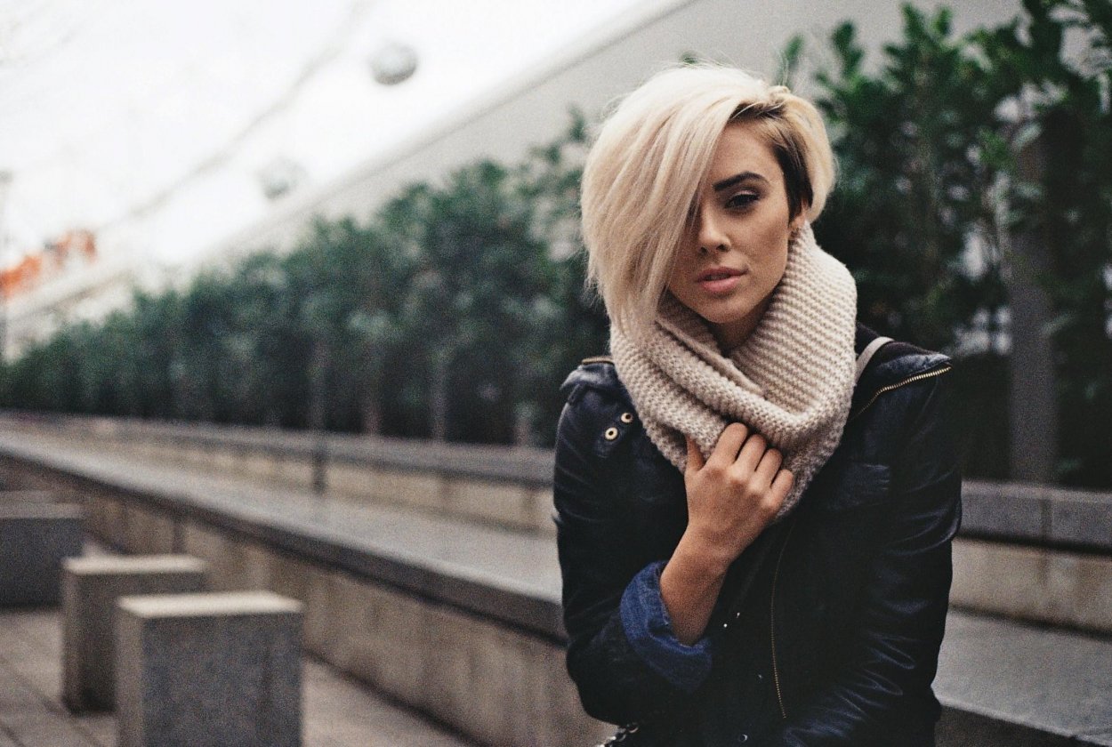 Alysha nett блондинка