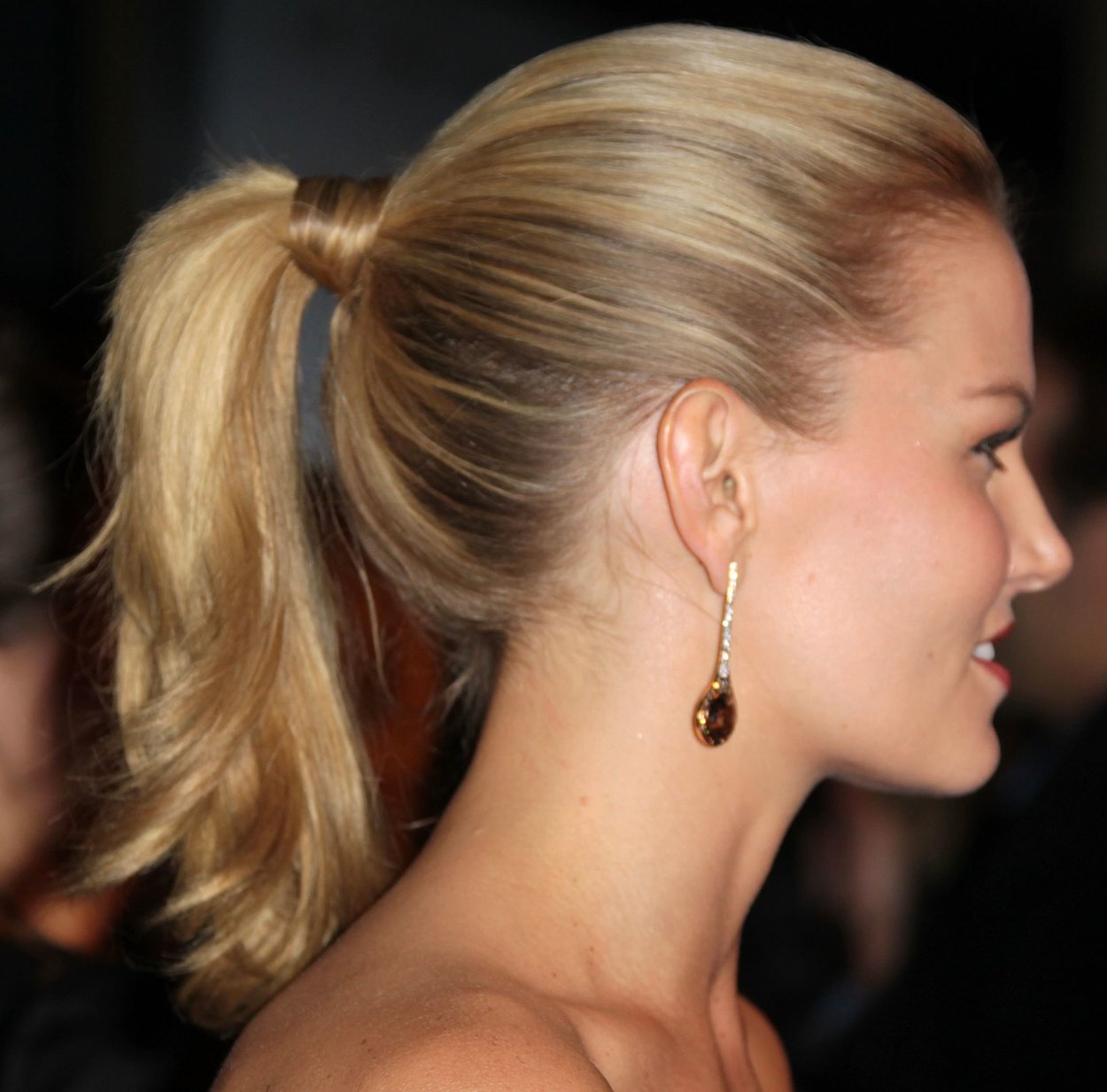 Хвост ponytail