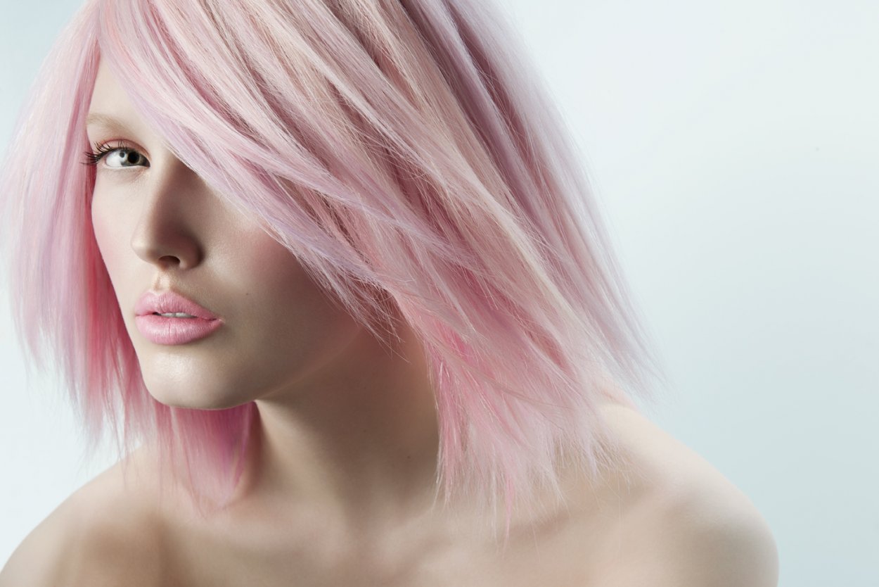 Розовое тонирование волос