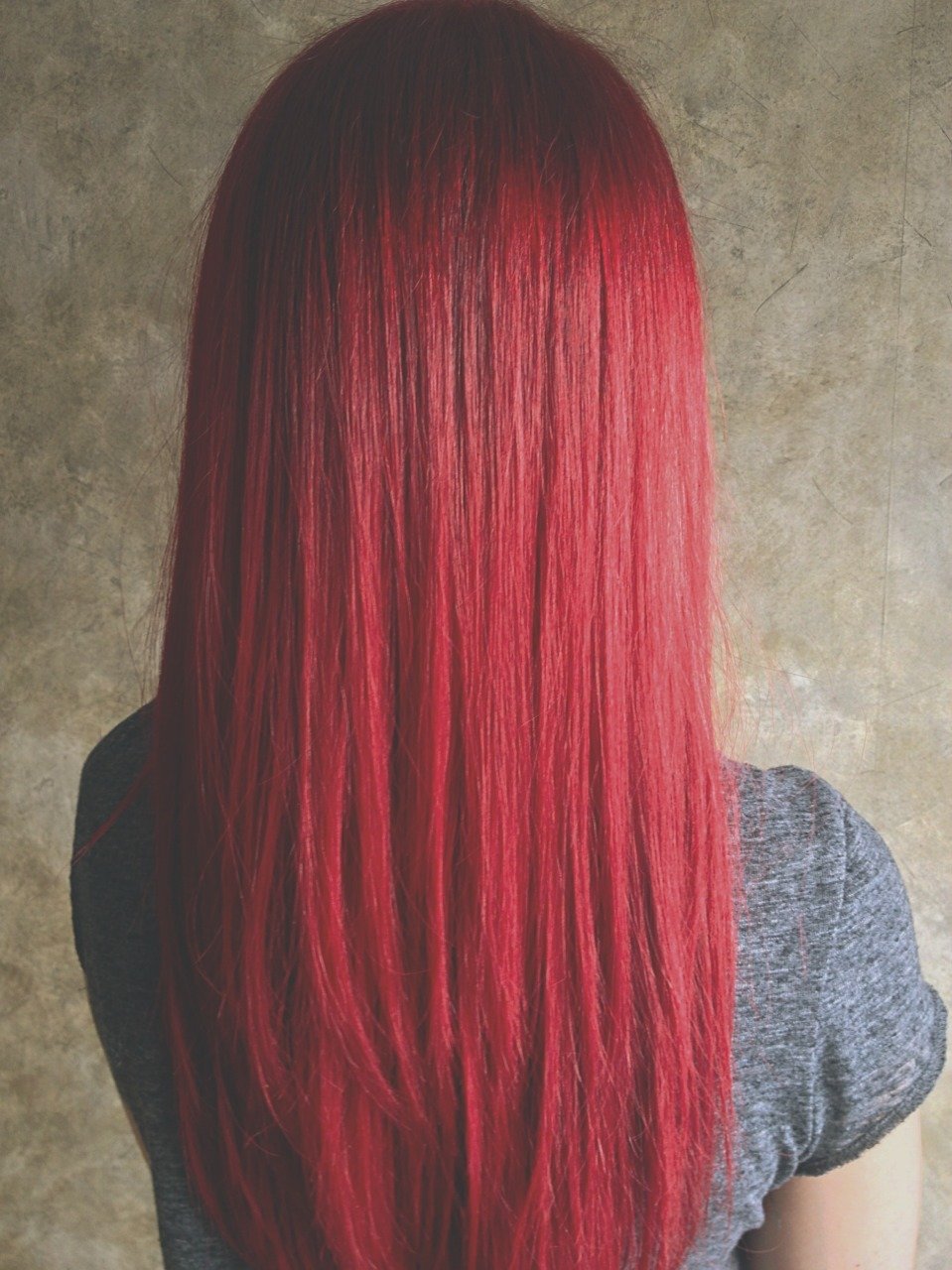 Красные волосы со спины
