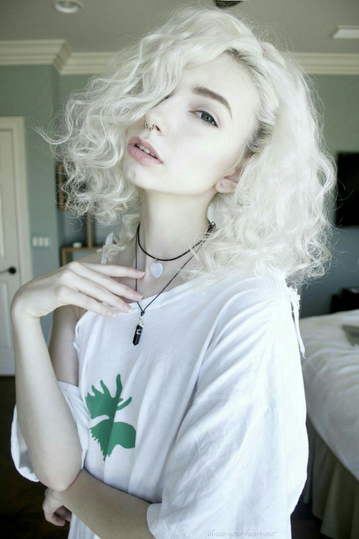 Sarah Marie Karda стрижка
