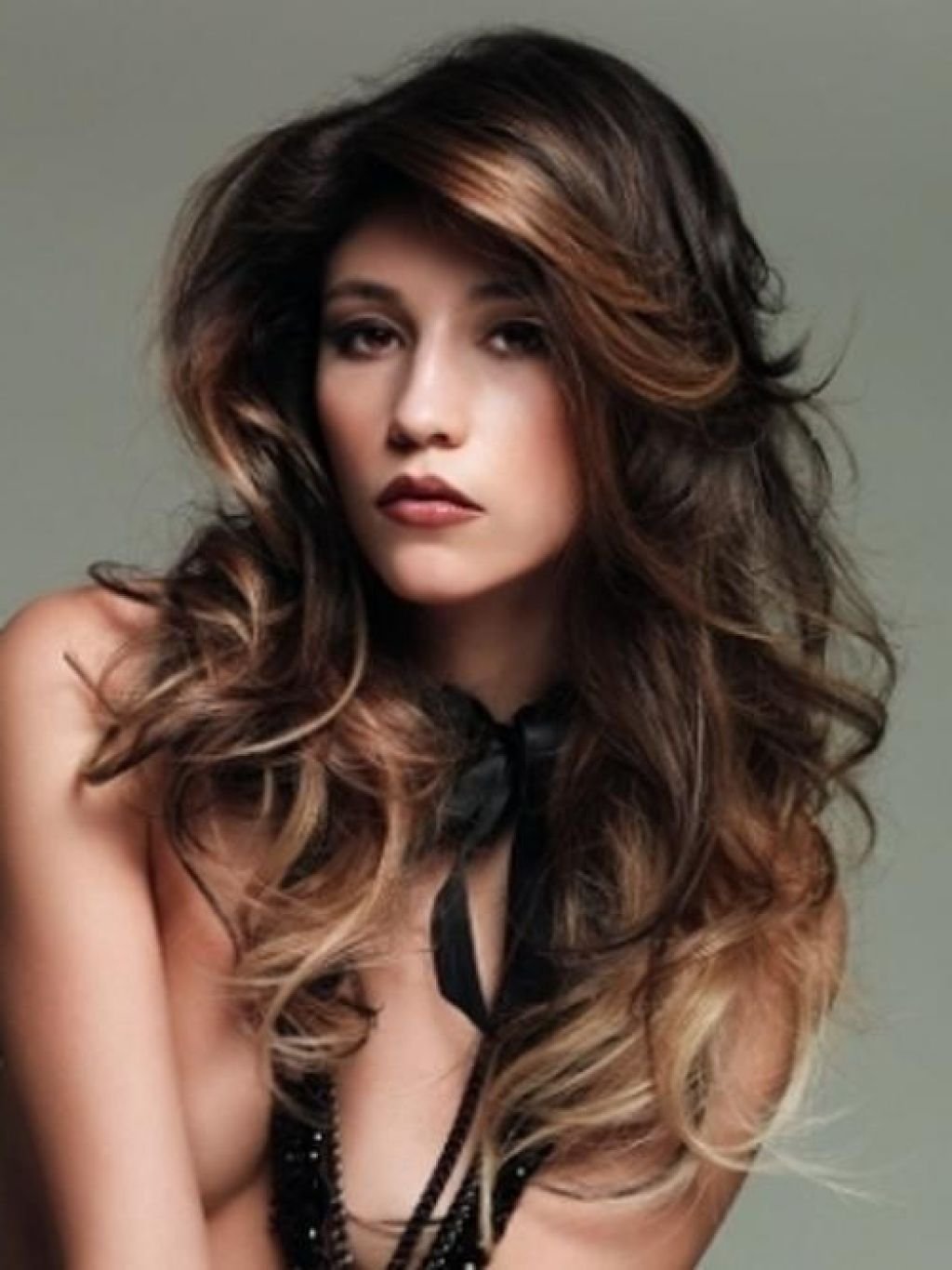 Long wavy brown hair. Колорирование на длинные волосы. Колорирование на шатенку. Колорирование для брюнеток. Колорирование на тёмные длинные волосы.