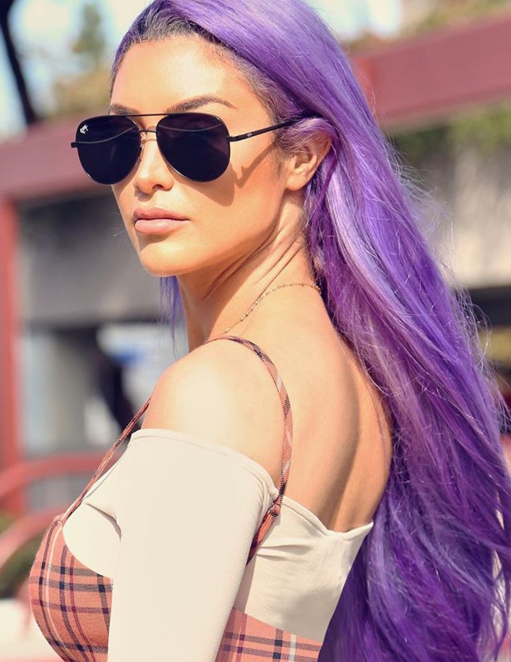 Natalie Eva Marie фиолетовые волосы