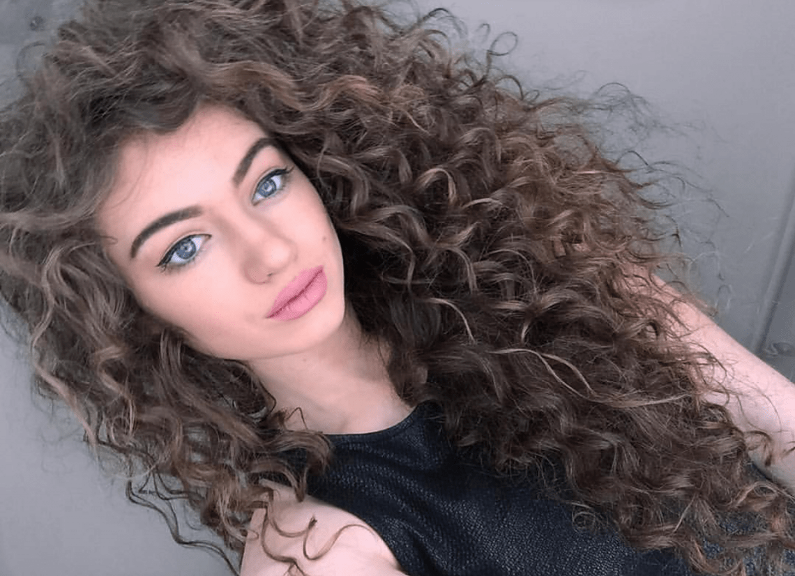Афро кудри Шакира