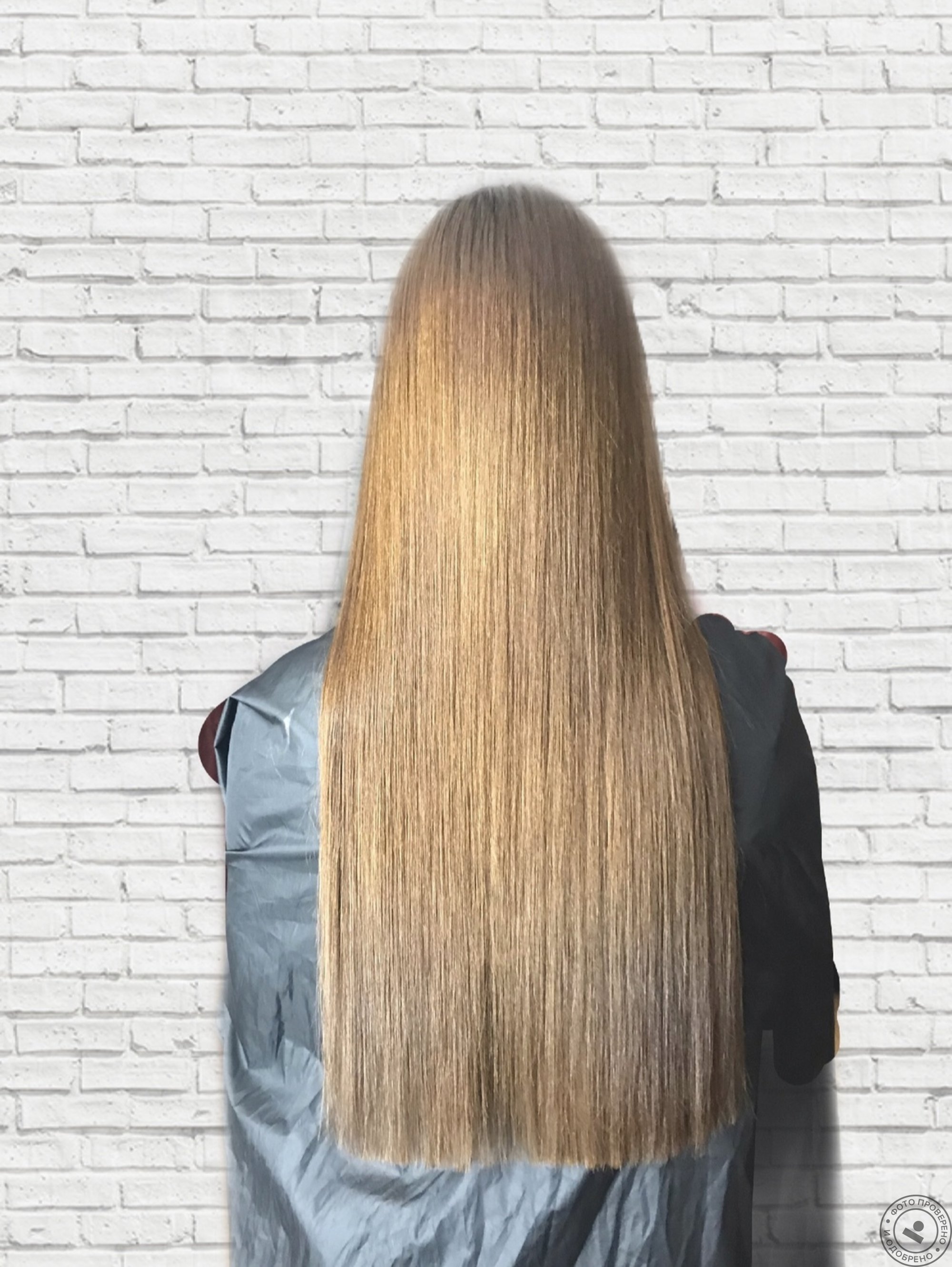 Длинные волосы полукругом