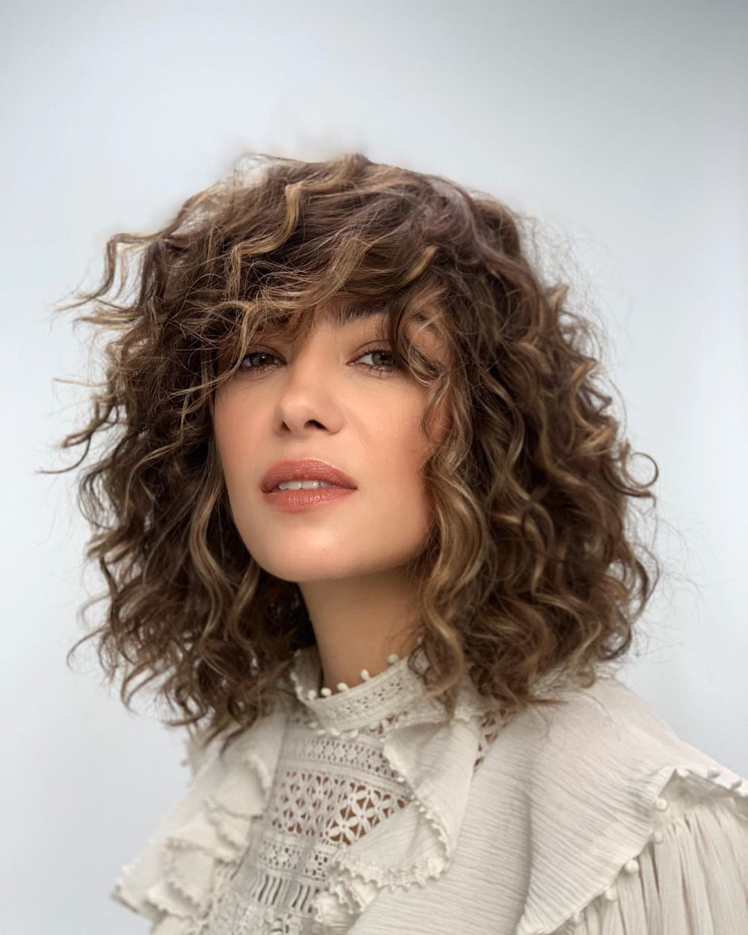 Curly Bob модель