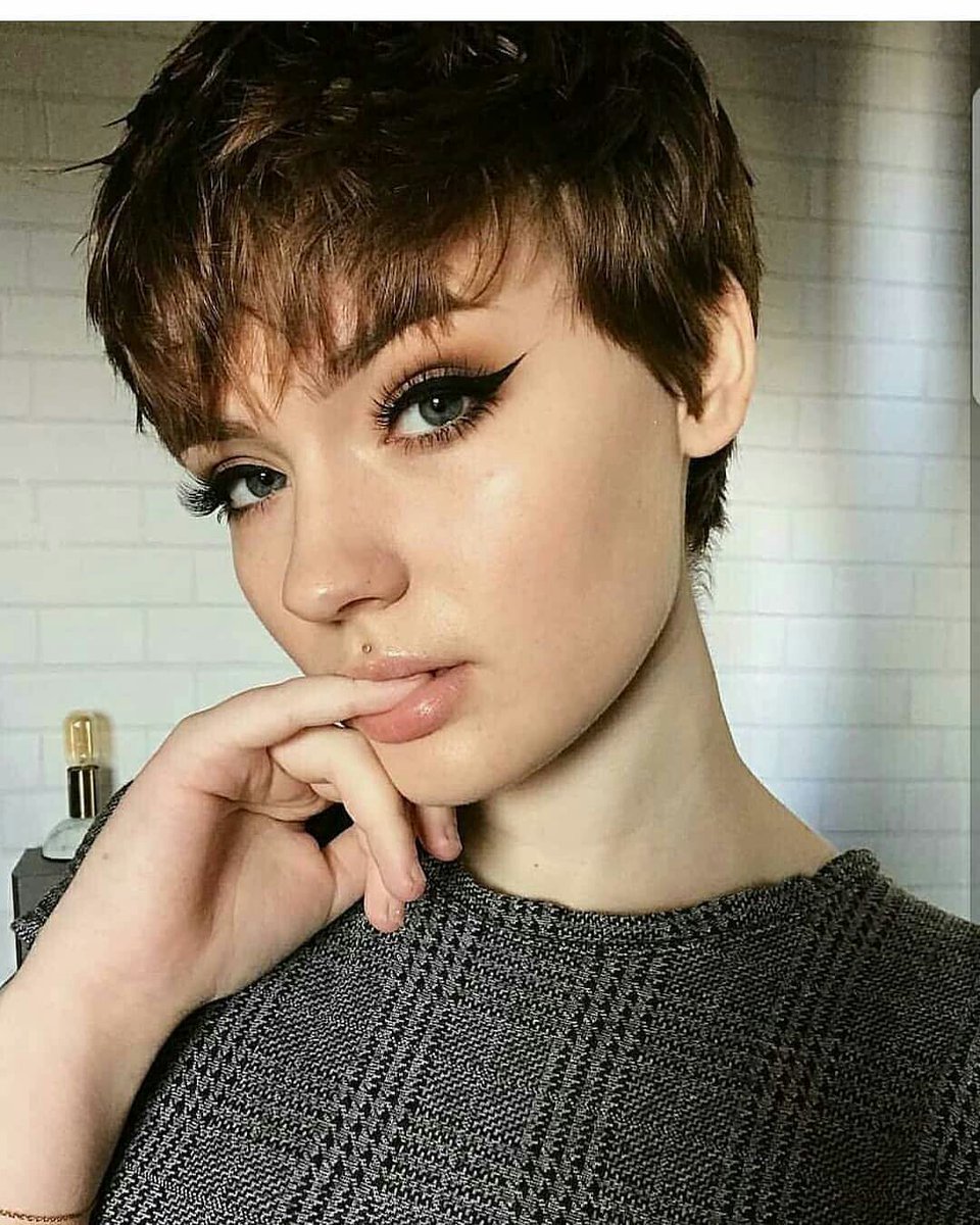 Короткая челка