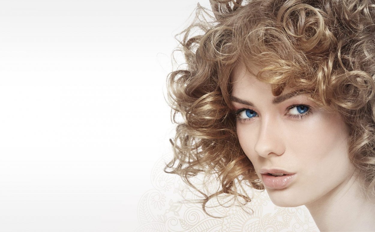 Curly Bob модель