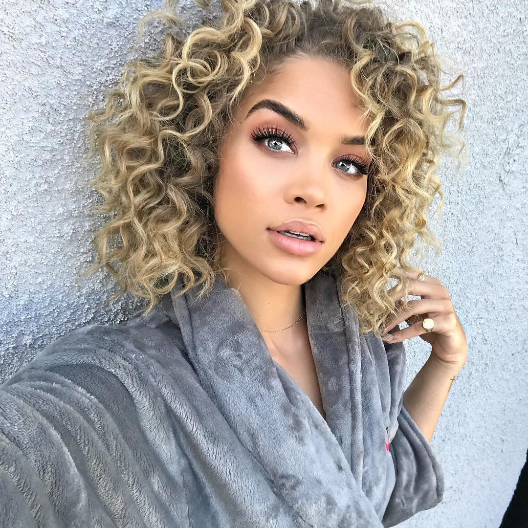 Jasmine Sanders кудри