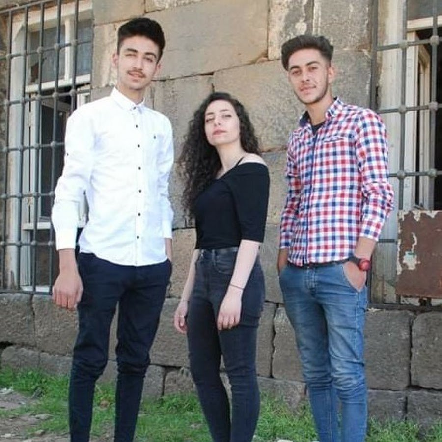 Женщина с помадой