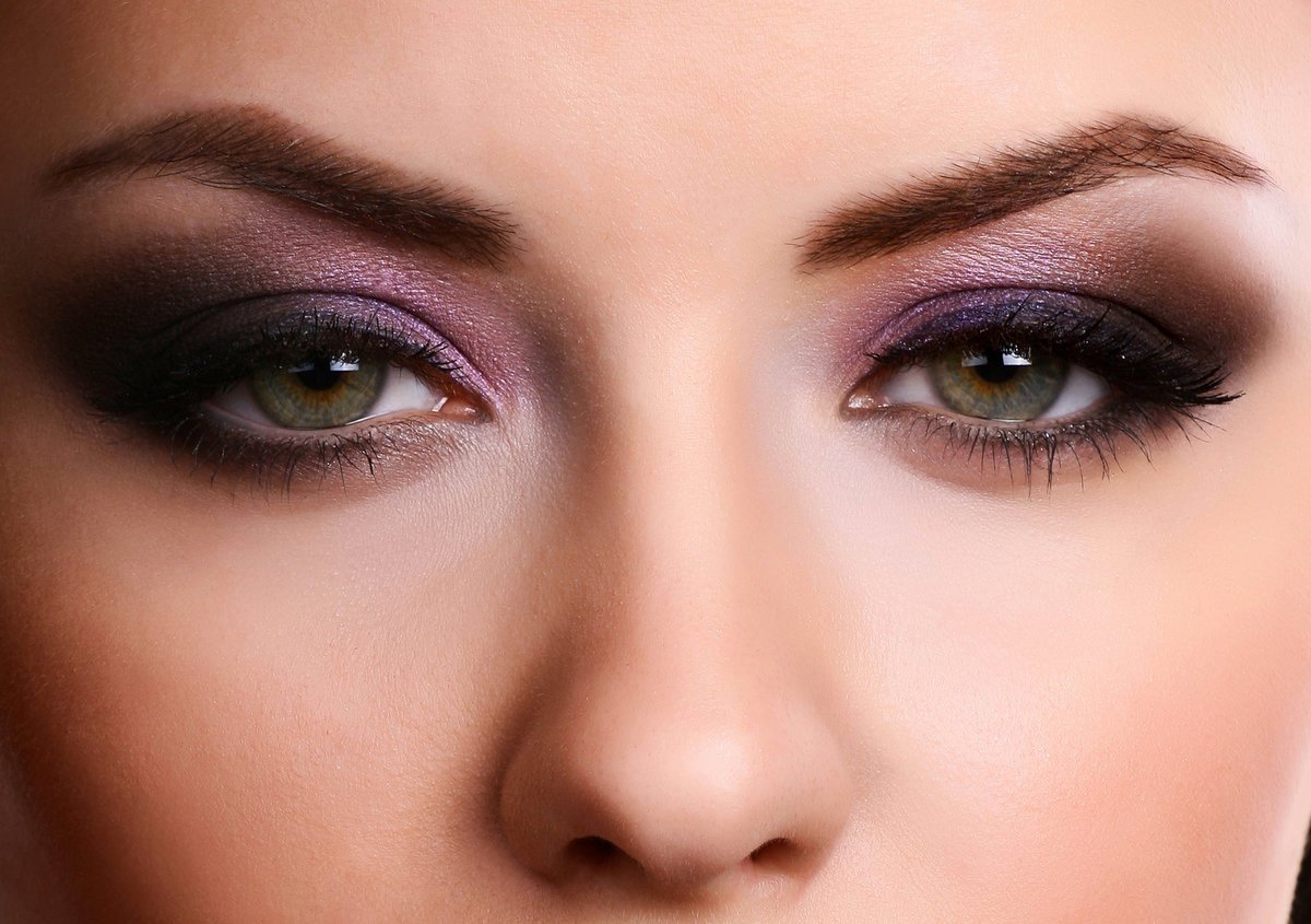 Фиолетовые тени для карих глаз