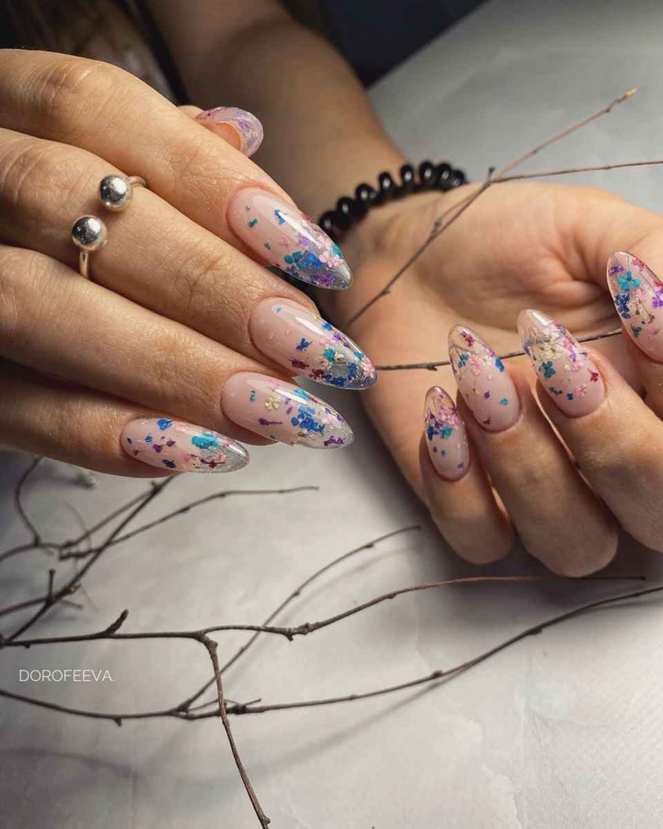 Прозрачный маникюр