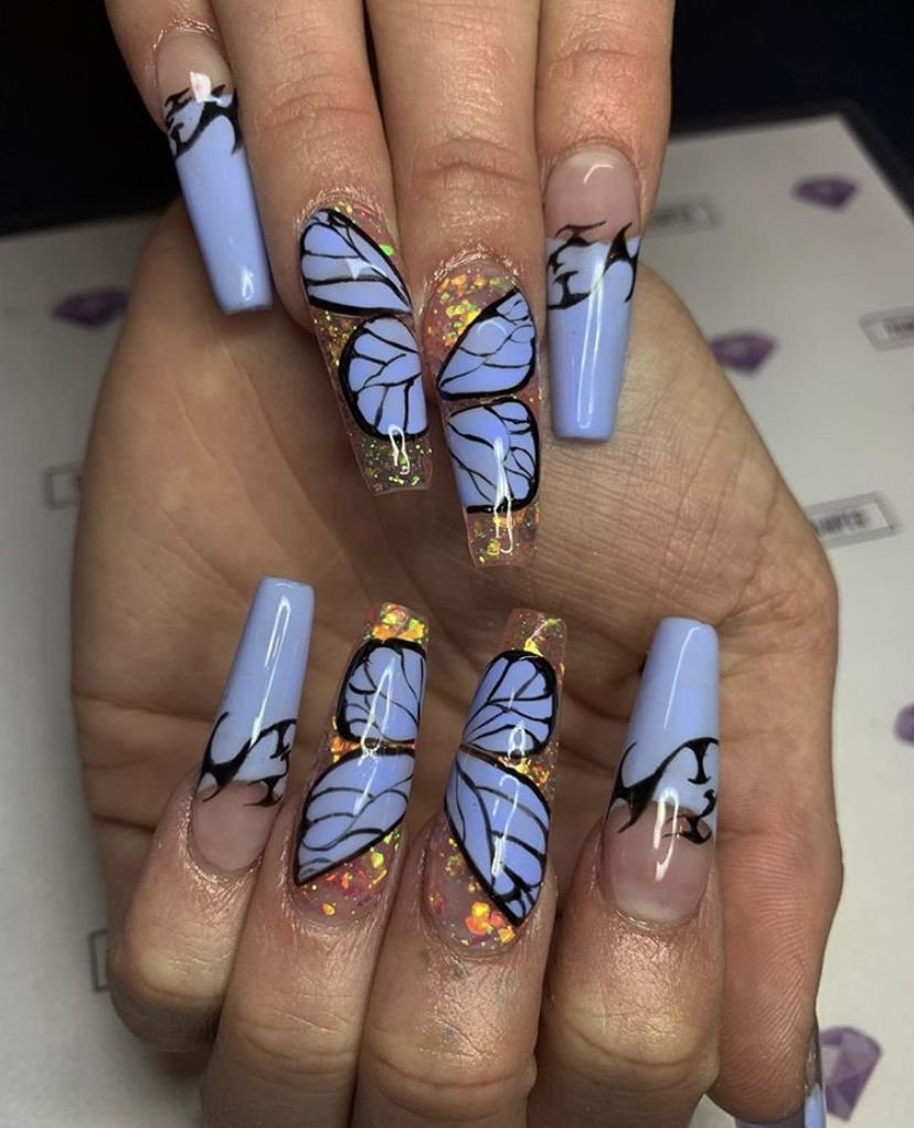 Прозрачные ногти с бабочками