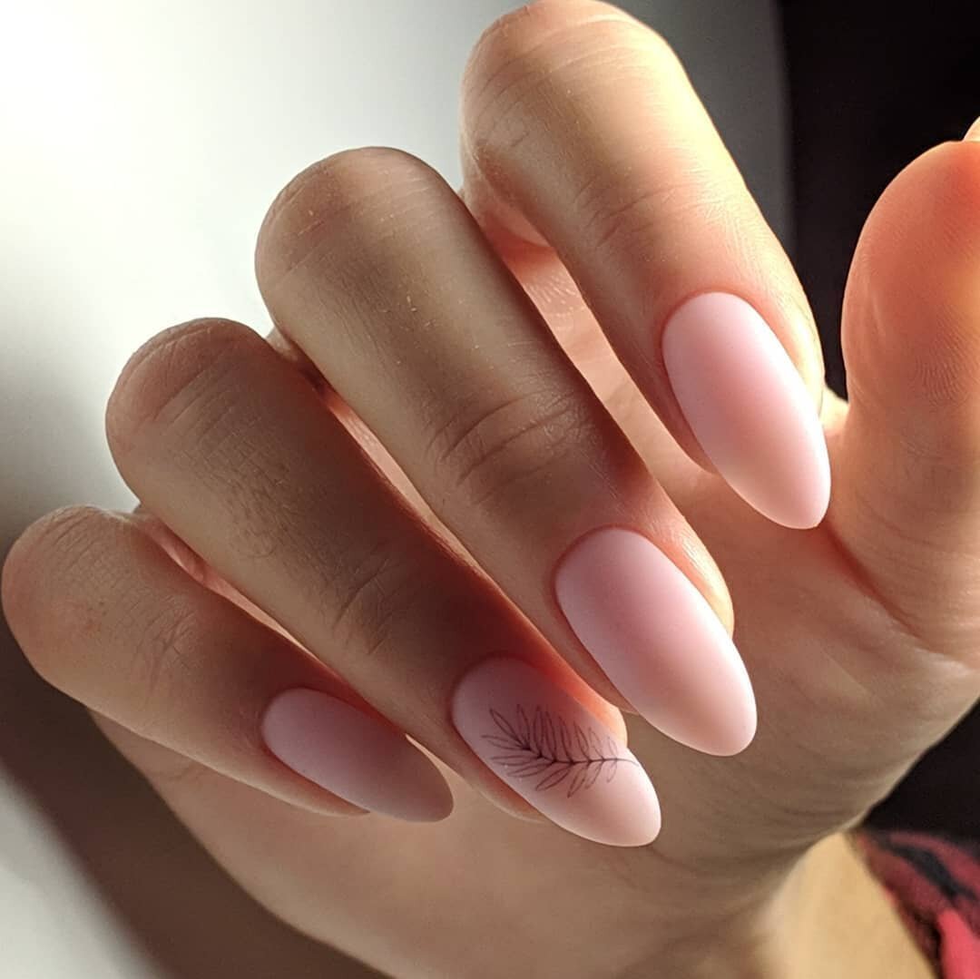 Нюдовый маникюр миндаль короткие