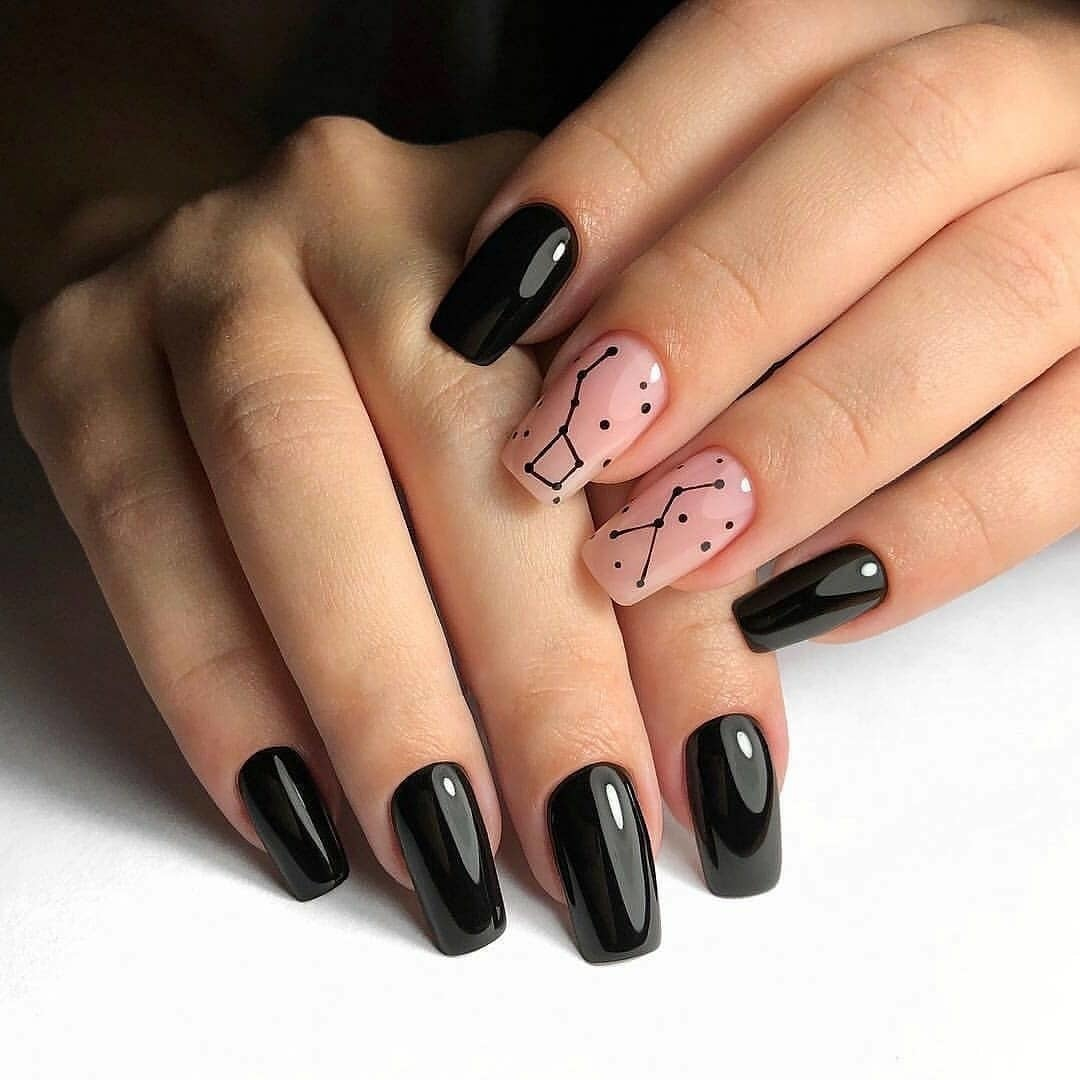 Чёрный матовый маникюр на короткие ногти