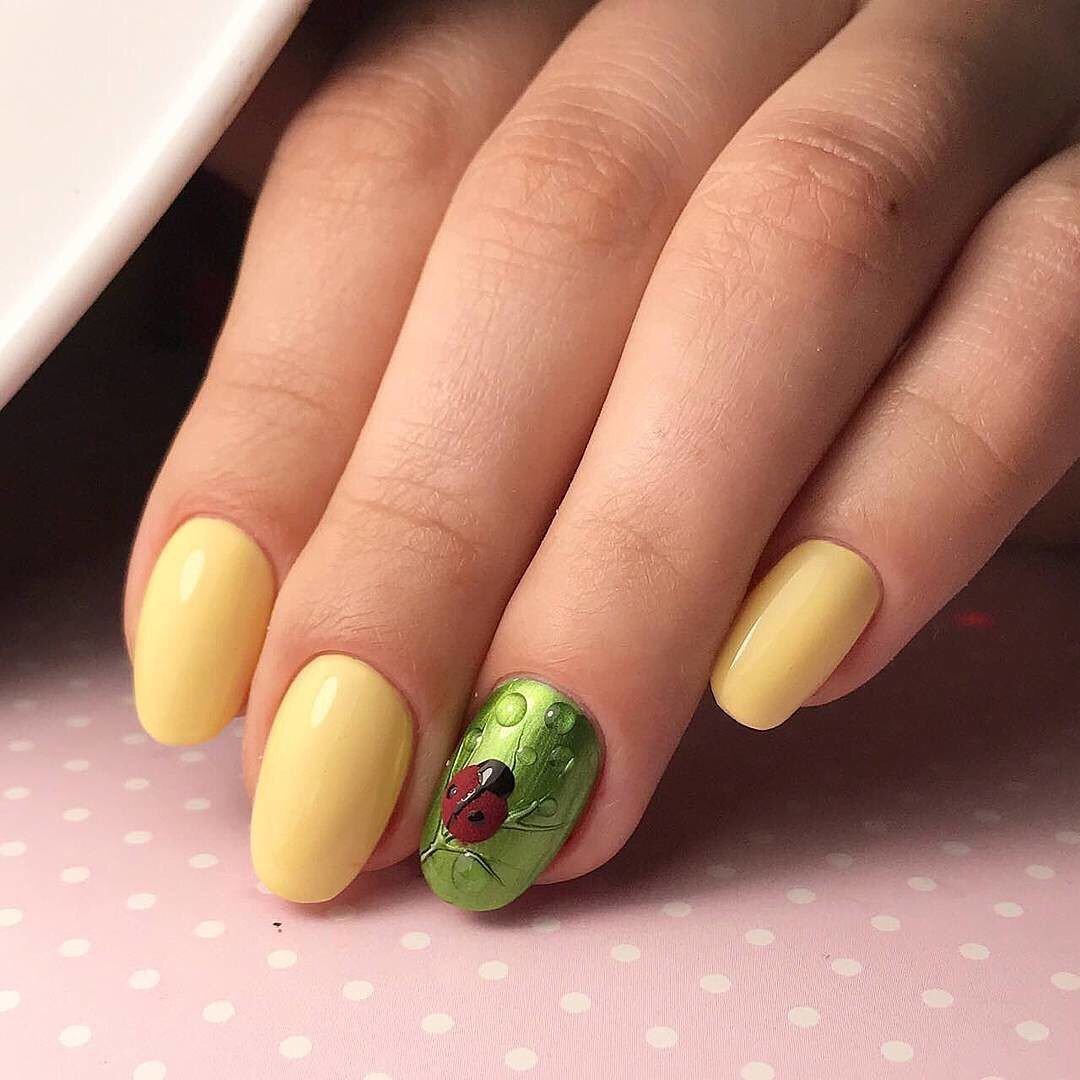 Оливковый маникюр
