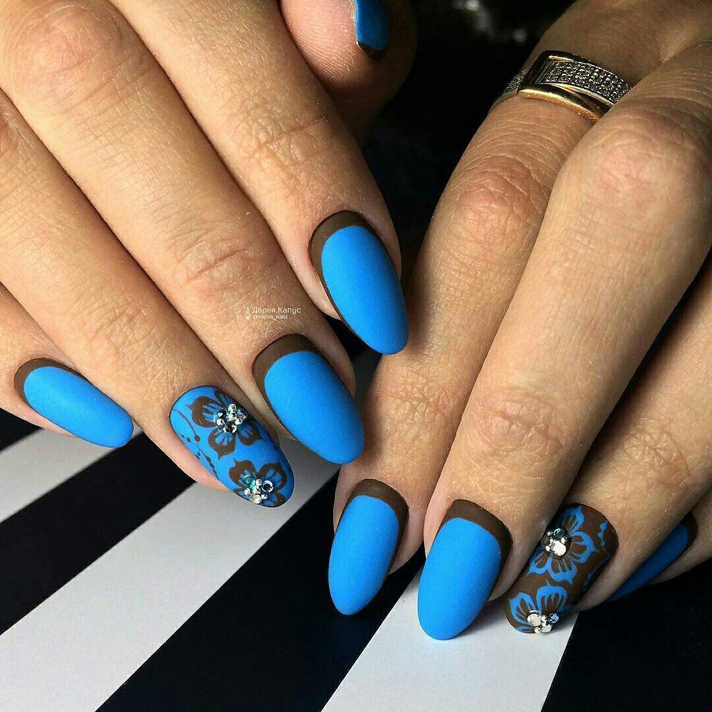 Ногти новинка матовая. Голубые ногти. Синий маникюр. Матовые ногти. Синие матовые ногти.