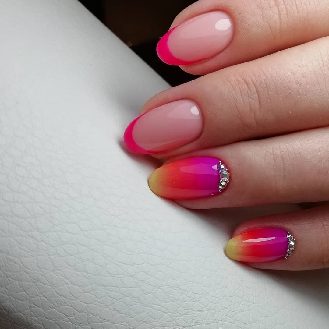 Кислотно розовый френч