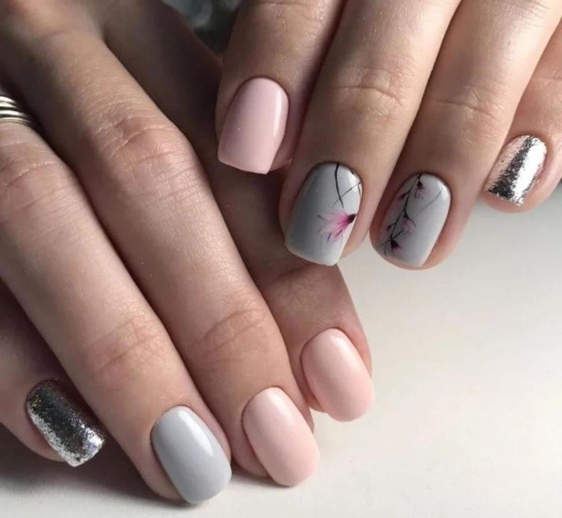 Серые короткие ногти