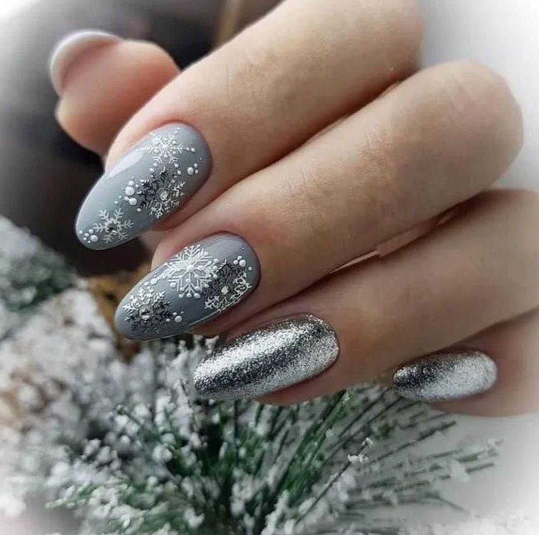 Серебристые ногти