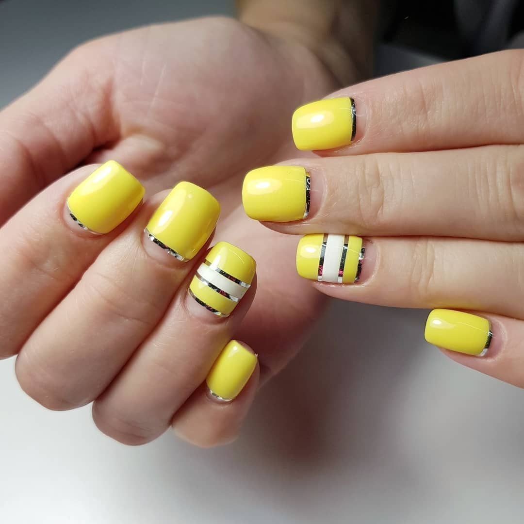 Маникюр в желтых тонах. Желтые ногти. Жёлтые ногти маникюр. Маникюр лето желтый.
