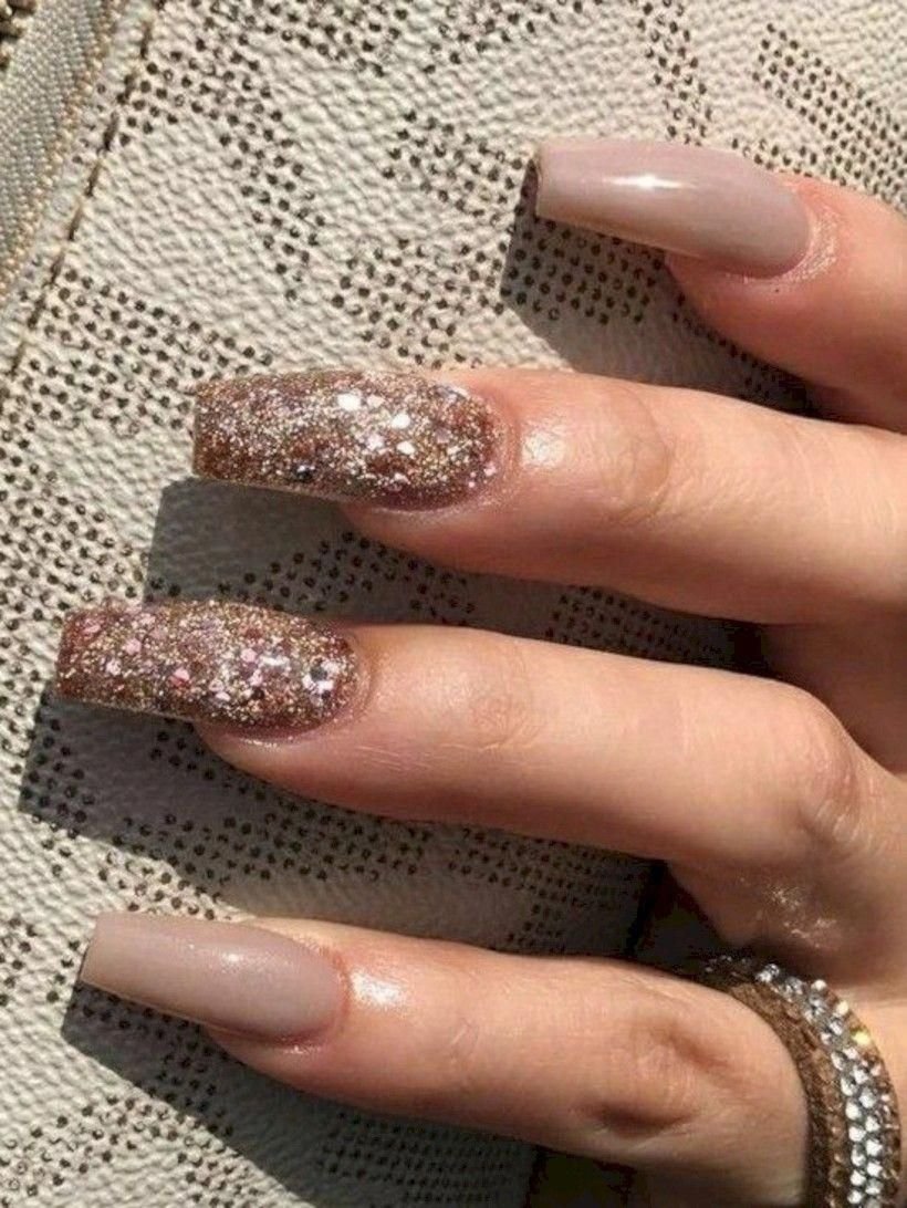 Квадратные ногти с блестками